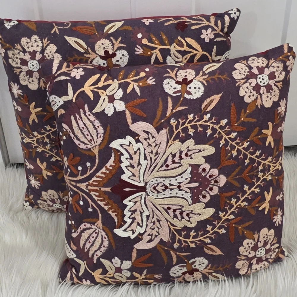 Floral embroidery Bugundy Set Of 2 Accent Pillows -